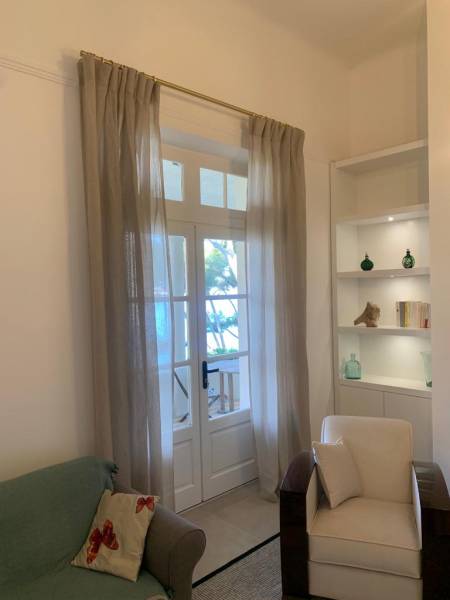 Conception et pose de voile en lin dans une résidence privée près de Toulon