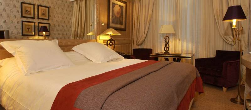 décoration chambre et suite hôtel de luxe à Paris