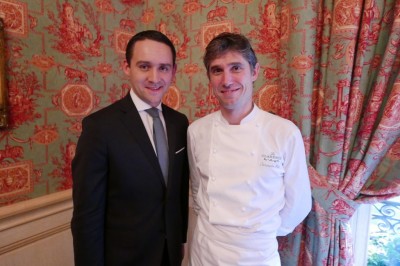 Notre zone d'activité pour ce service Confection de décors pour la chambre : Ciel de lit, baldaquin, courtepointes, couvre-lit, tête de lit, cache-sommier, paravents